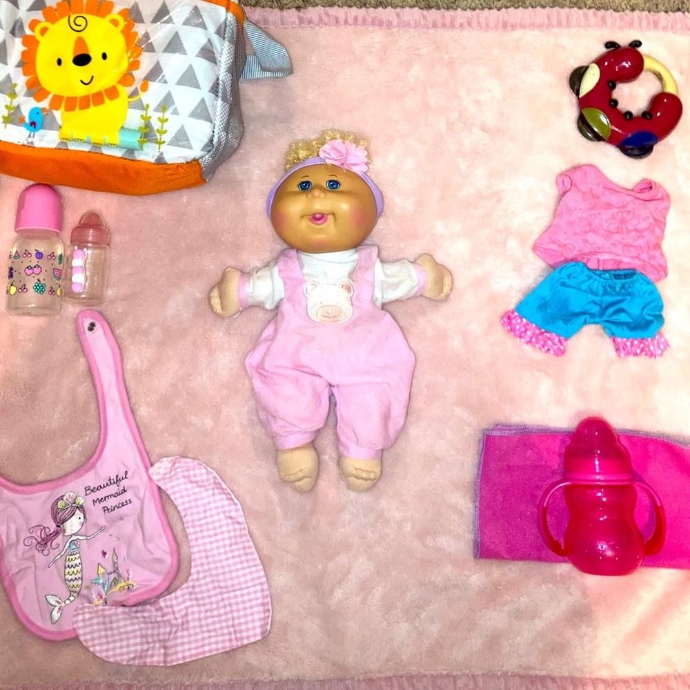 cabbage patch baby doll/ accessories